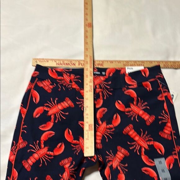 Old Navy Red Lobster Print Ankle Pants - Picture 4 of 8